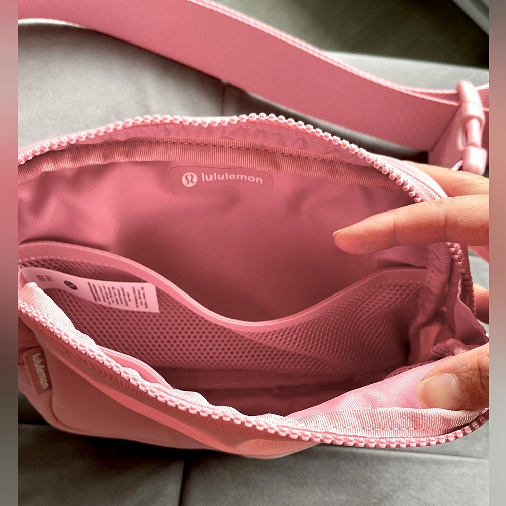 Lululemon Athletica Pink Everywhere Belt Bag *2L BNWOT - Picture 5 of 6